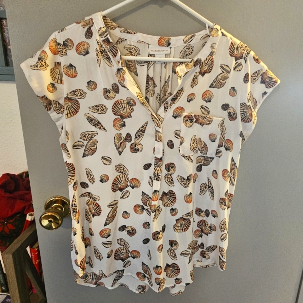 Short-Sleeve Seashell Blouse, Size Medium